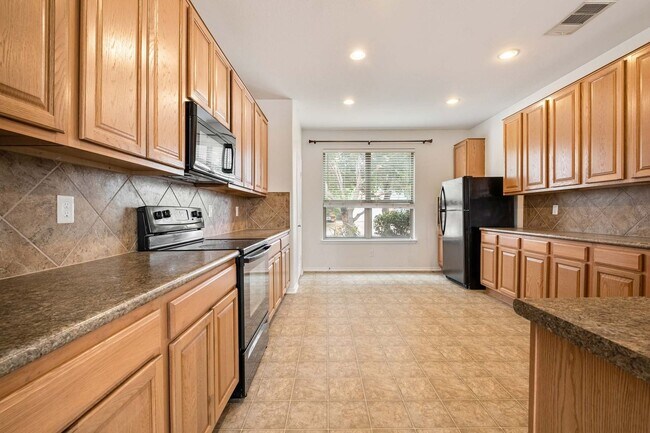Spacious 3 Bedroom, 2.5 Bath Home in South... - Spacious 3 Bedroom, 2.5 Bath Home in South...