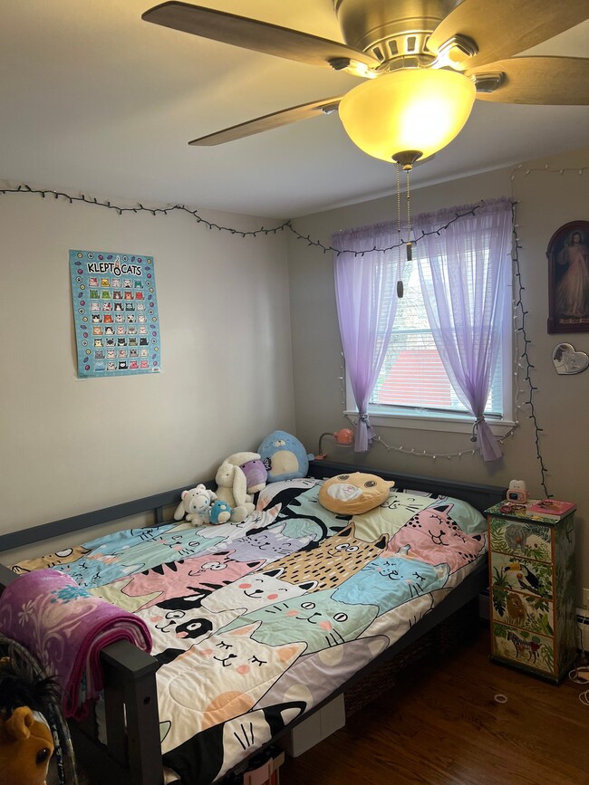 Photo - 2539 N 75th Ct Unidad 2