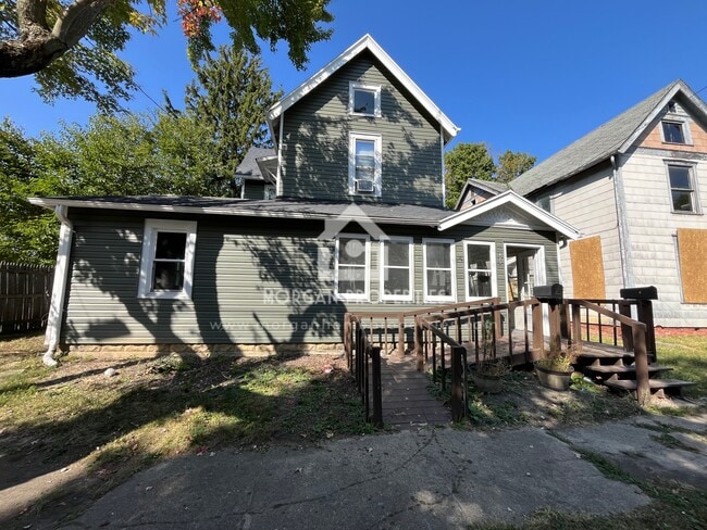 Building Photo - 427 S 12th St Unit B