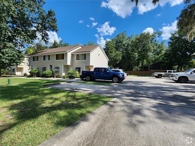 Building Photo - 6161 SW 8th Ln Unit 6161 Rental