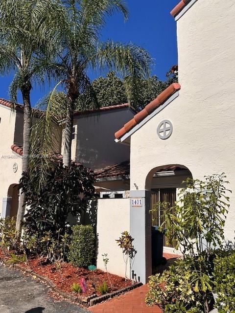 Building Photo - 1401 Cottonwood Cir Unit 1