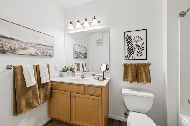2BR, 2BA - 1,235SF - Second Bathroom