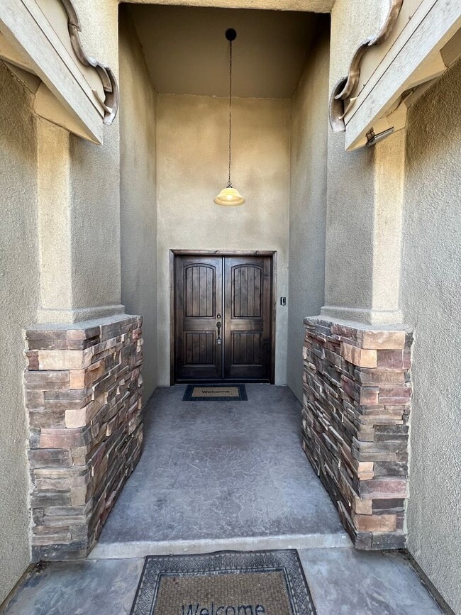 Photo - 4 BEDROOM POOL & SOLAR HOME