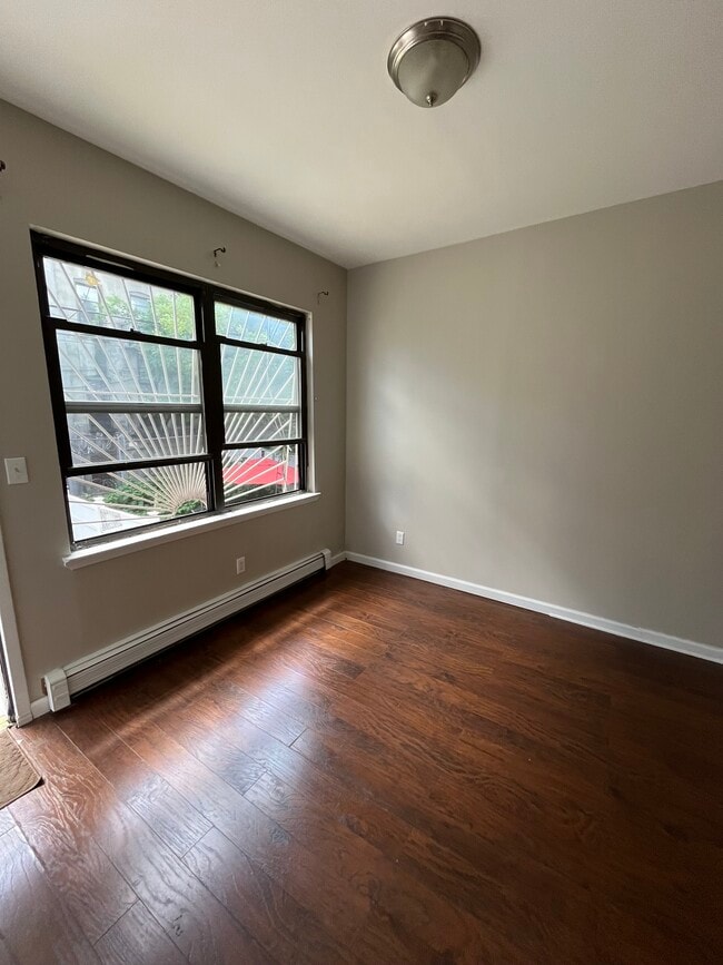 Photo - 1064 Lafayette Ave Unit 1/F