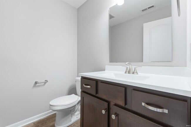 Photo - 3595 Canal Square Dr