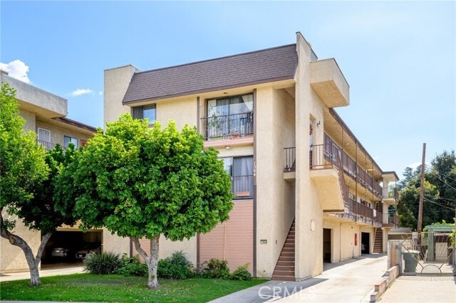 Building Photo - 1364 E Garfield Ave Unit 1 Rental