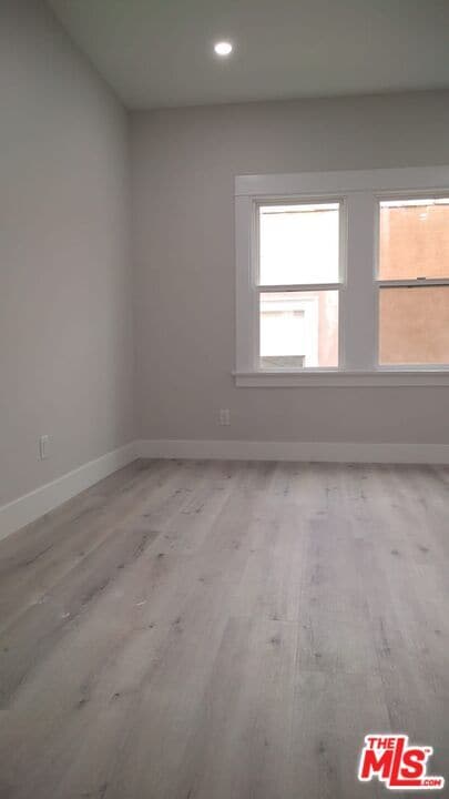 Photo - 5347 Monroe St