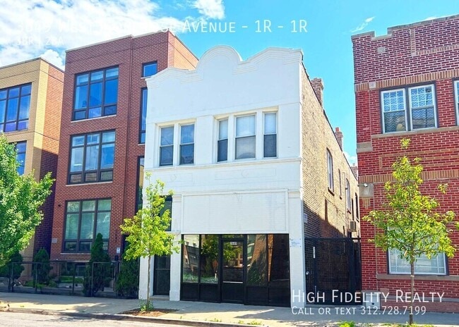 Building Photo - 3649 W Montrose Ave Unit 1R Rental
