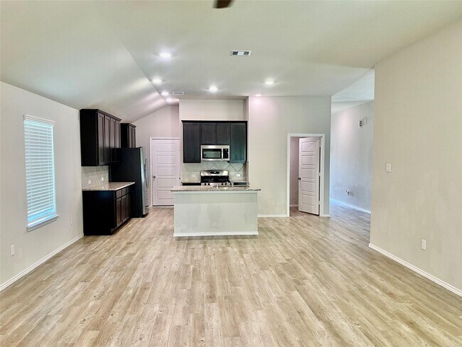 Photo - 513 Bonnerville Ln