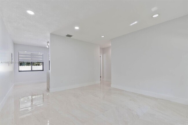 Photo - 2567 SW 21st Ave Unit 2567