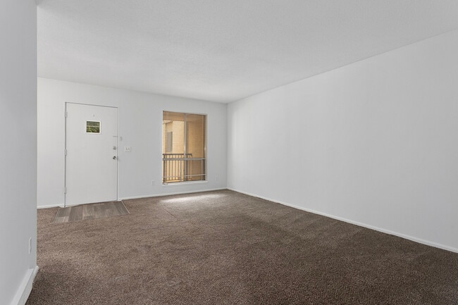 Photo - 506 W 89th St