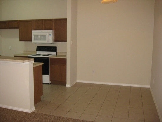 Photo - ROBIN213-15 Unit 213