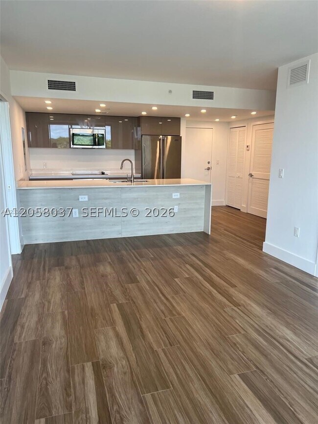 Photo - 13800 Highland Dr Unit 502