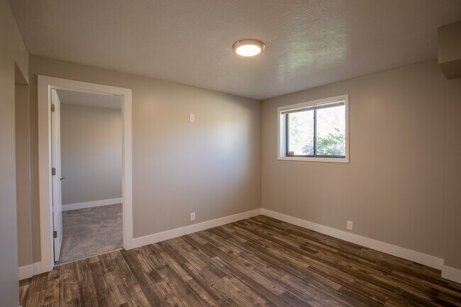 Photo - 2196 E Karalee Way Unidad Downstairs