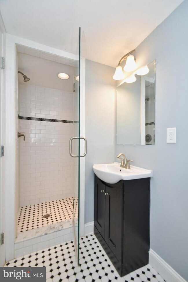 Photo - 444 S Robinson St