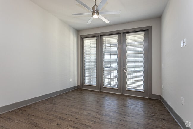 1BR, 1BA - 656SF
