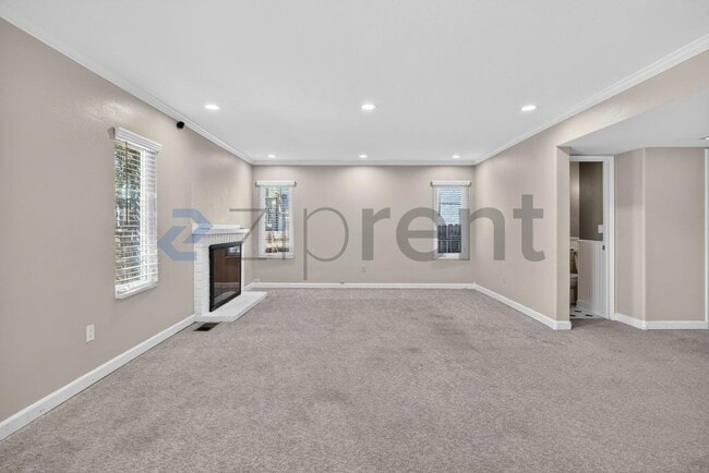 Photo - 1665 Hawk Ridge Pl