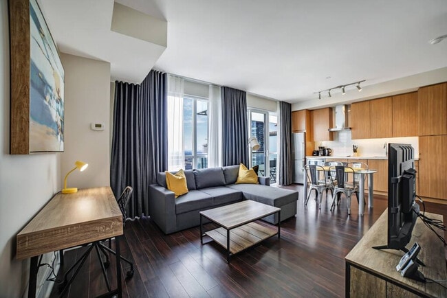 Building Photo - 320 Front St W