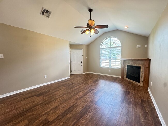 Photo - 3 Bed 2 Bath Townhouse in Ruston!