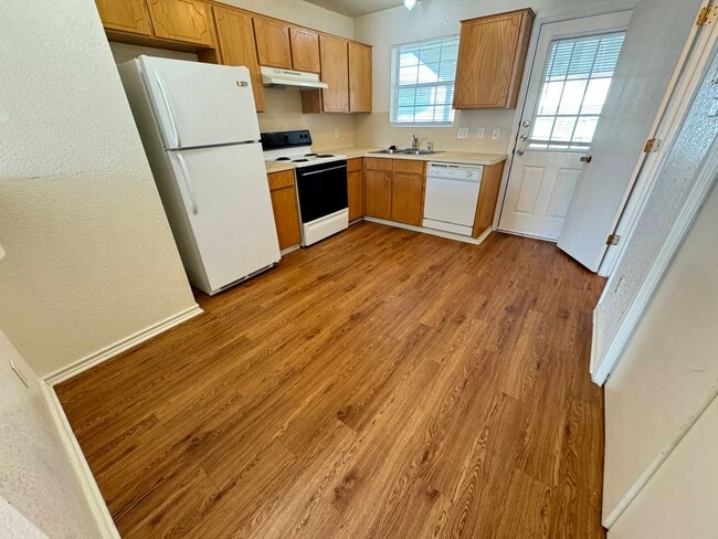 Photo - 4300 Alan Kent Dr Unidad # C