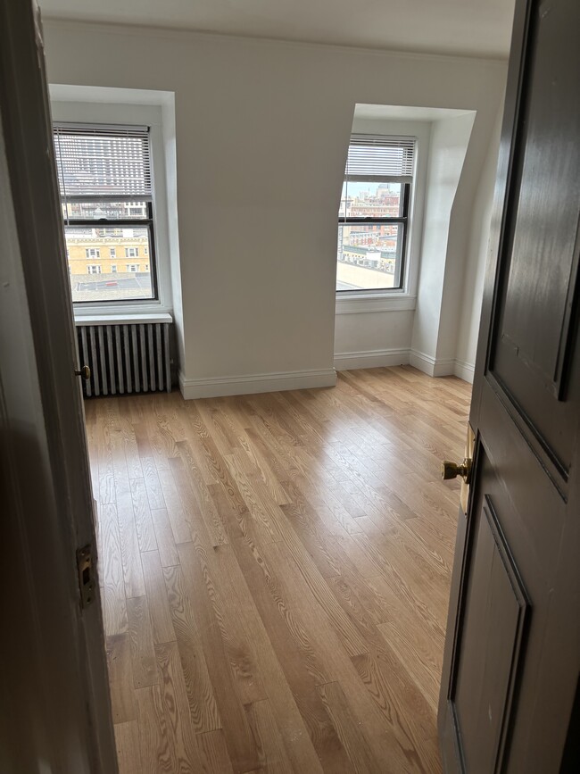 Building Photo - 75 Westland Ave Rental