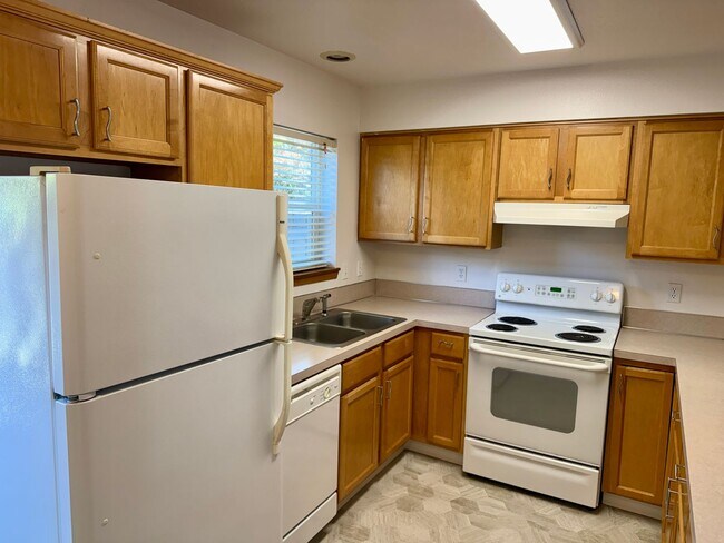 Photo - Super Cool Alberta Arts TH-2 Bedroom