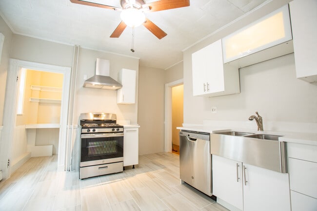 Photo - 27 Ashford St Unit 2