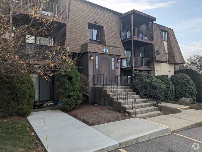 Building Photo - 491 W Central St Unit 4B Rental
