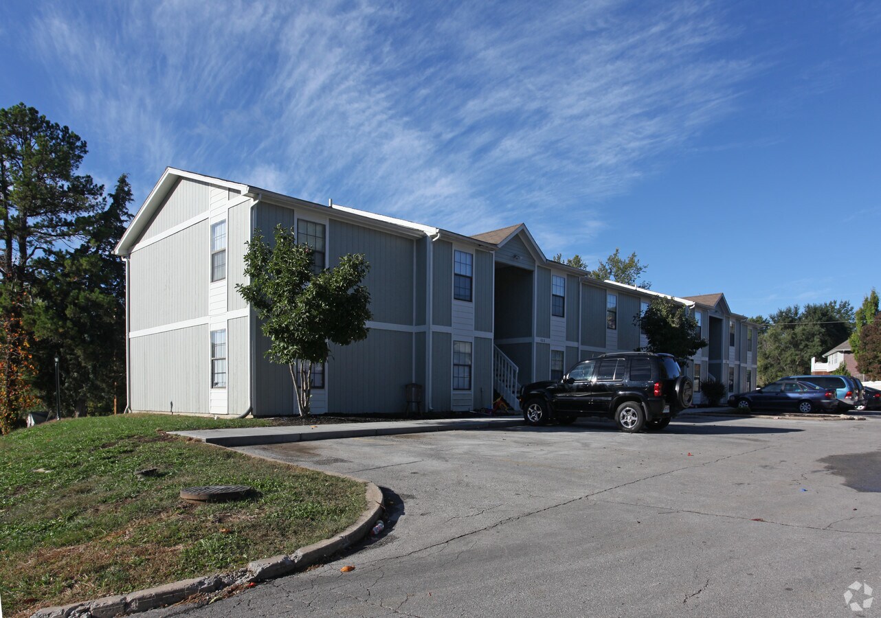 Blue Ridge Court Apartments - Blue Ridge Court Apartments