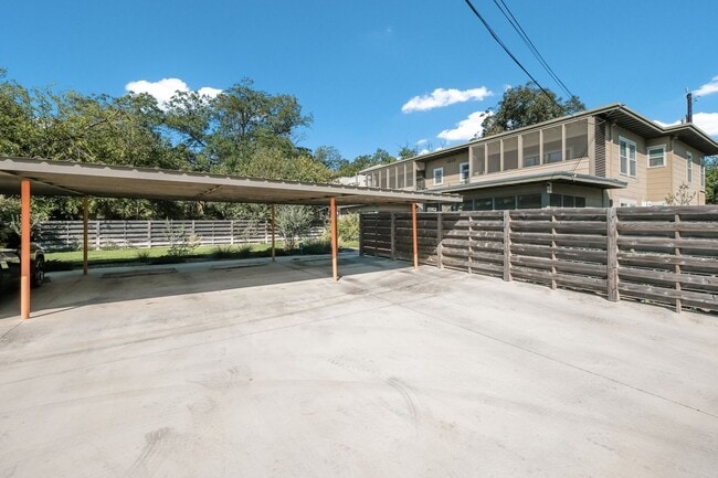 Photo - Renovated 1/1 Mid-Century Gem in Historic ... Unit C