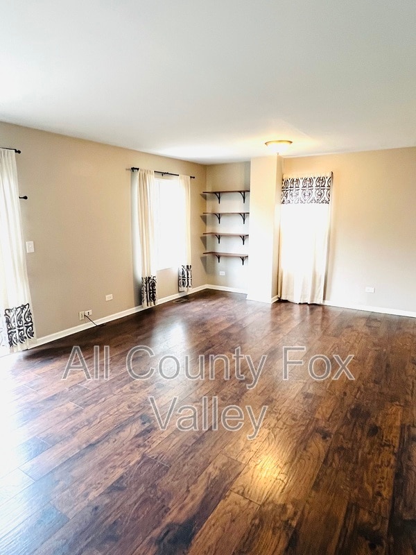 Photo - 7160 Center Ave