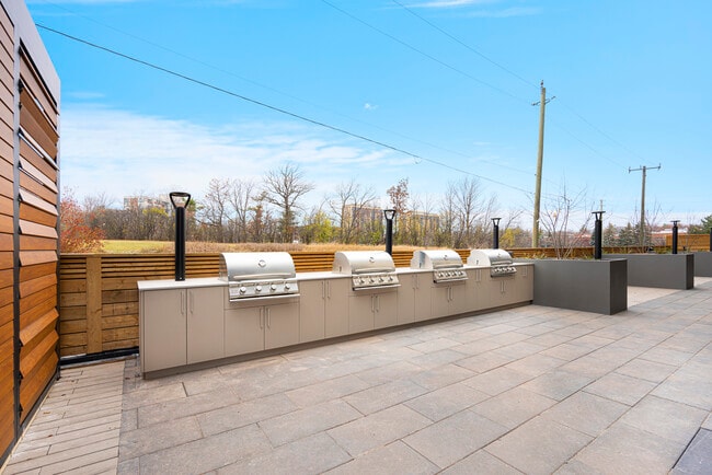 Photo - 291 Queens Ave