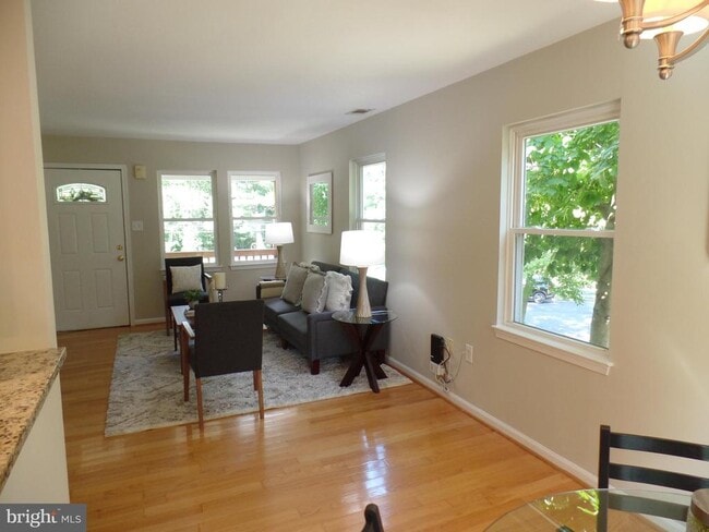 Photo - 2018 Griffith Rd