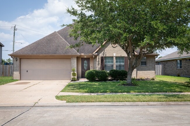 Building Photo - 3403 Cypress Village Dr Rental