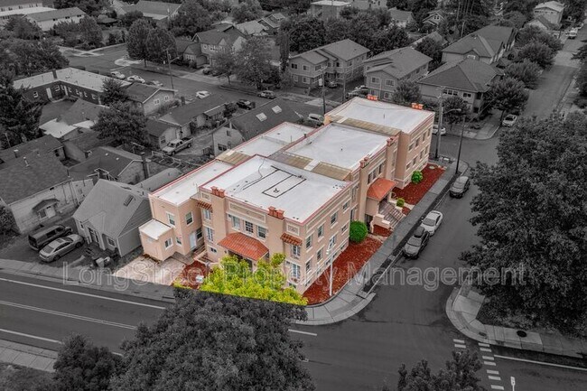 Photo - 1745 NW Jackson Ave