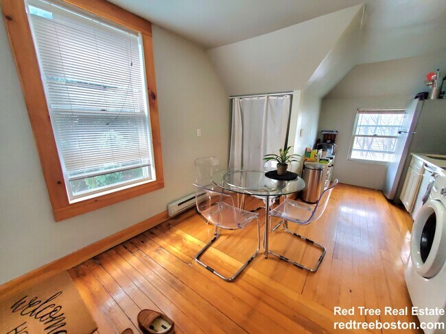 Photo - 12 Bennett St Unit 3