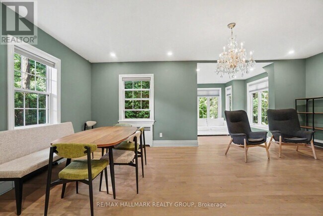 Photo - 171 Minto Pl