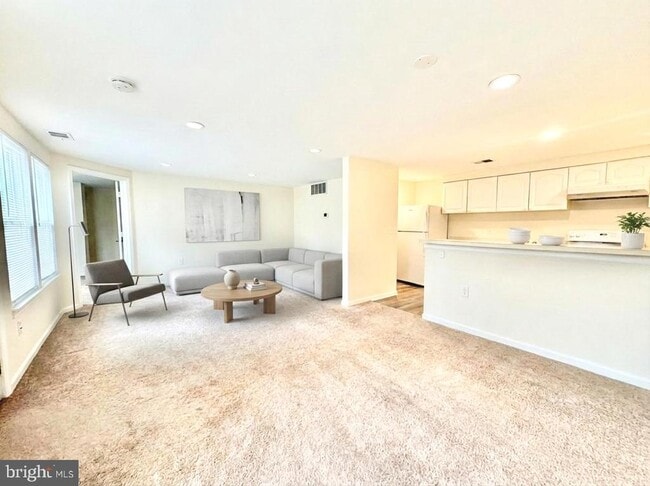 Building Photo - 4342 Pembrook Village Dr Unit 54