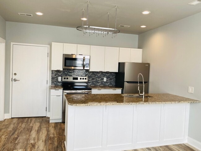 Photo - 3001 W Cary St Unit Apt. B