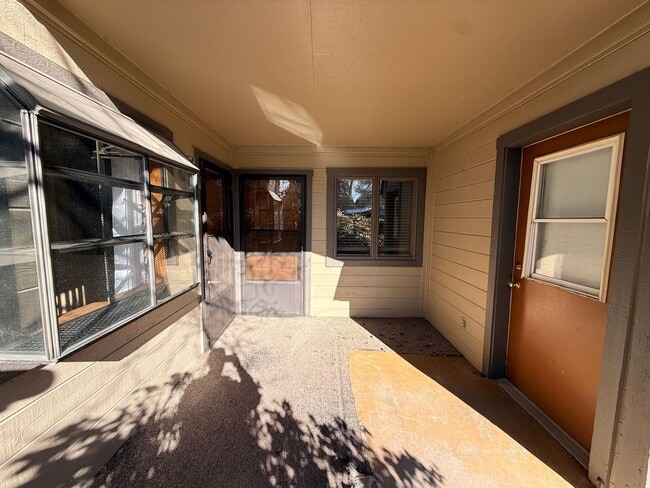 2333 N Plateau