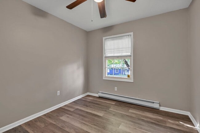 Photo - $2200 — 4 bedroom 2 bath House Student and...