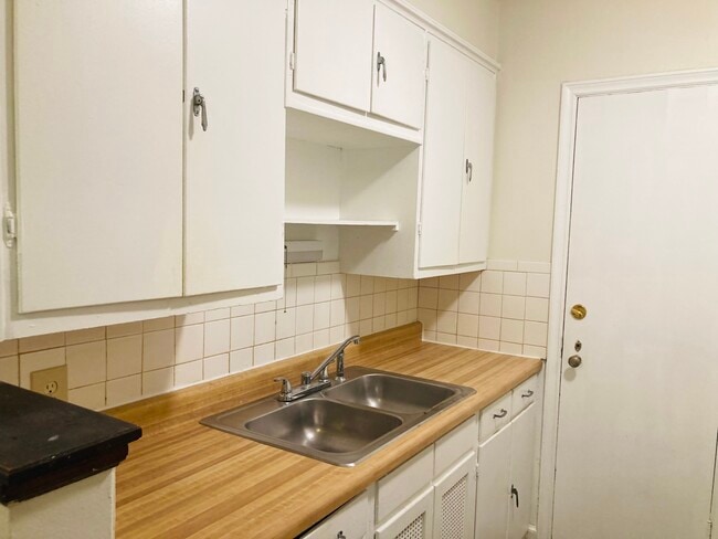 Photo - 602 E Town St Unit 3