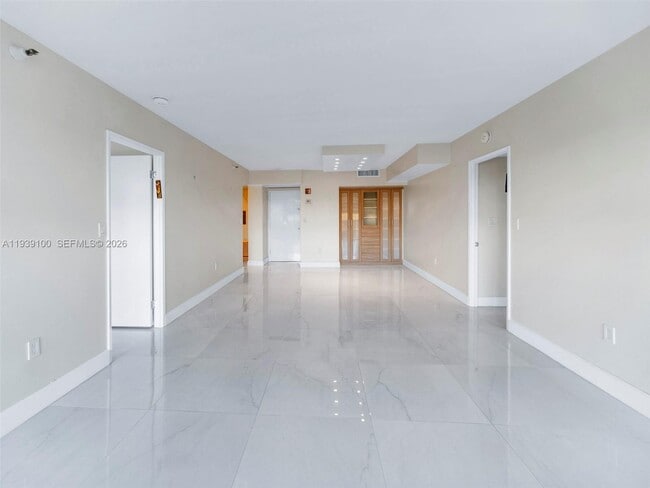 Photo - 20505 E Country Club Dr Unit 432