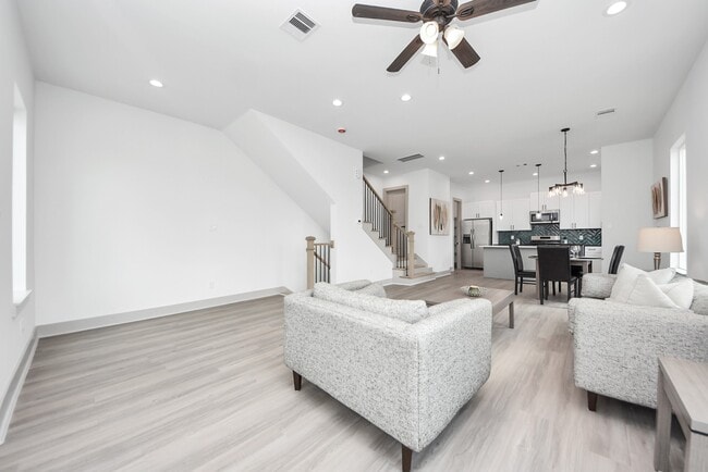 Building Photo - 5318 Kindred Gdn Ln