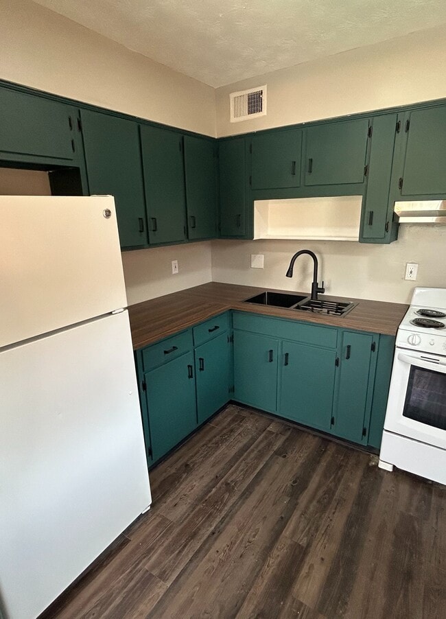 Building Photo - 3710 Noblitt Dr Unit 3