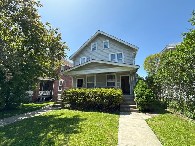 Building Photo - Summit St 2577-2579 JDGM Unit 2579 Rental
