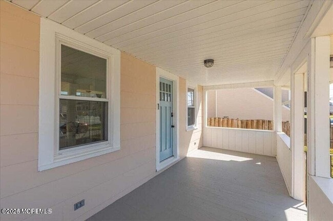 Photo - 1708 A St