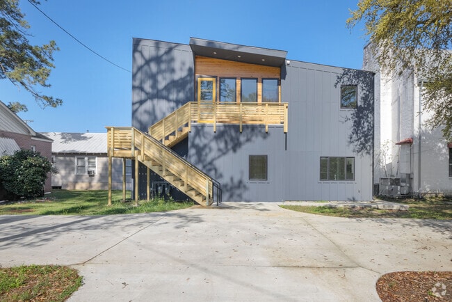 Building Photo - 306 W Taft St Unit B Rental