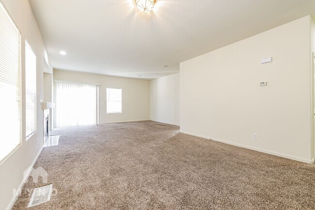 Photo - 5518 Spandrell Cir