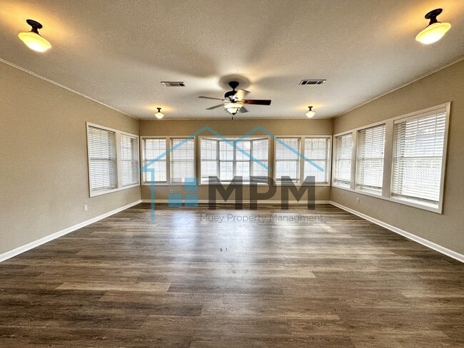 Photo - 1104 Hilton St